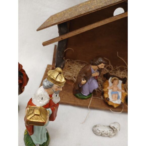 VNTG Nativity Set Hand Carved Wood Hand Painted 11 Pieces Stable Japan Christmas - Picture 5 of 16